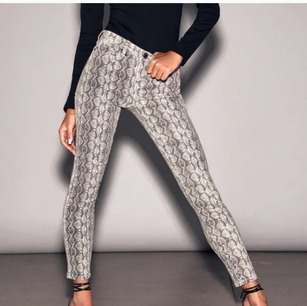 BLANKNYC The Reade Crop Snake Print Jeans | Size 30 | Gray White Stretch Denim